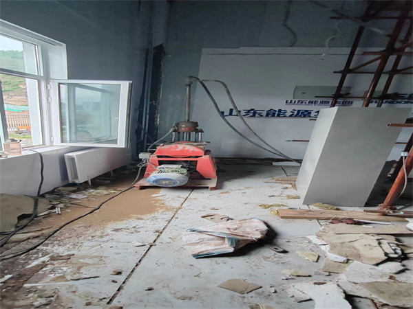 塔城地基基础下沉墙体裂缝加固注浆顶升施工